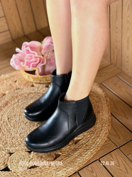 BOTA-006 GINNA/NEGRA