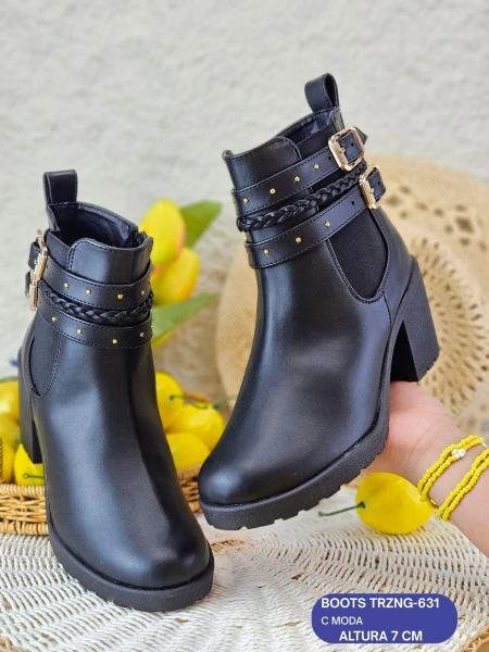 BOOTS TRZNG-631