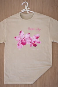 PLAYERA484-3ORQUIDEAS/CAQUI